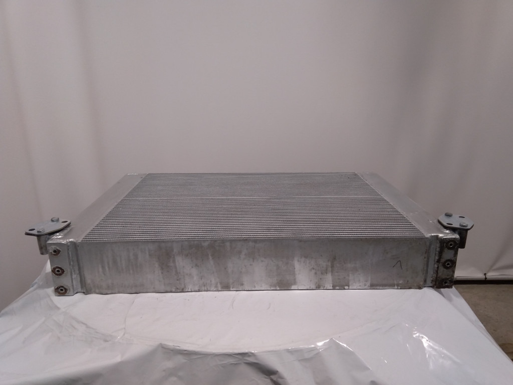 Hitachi 4682425 - Oil cooler for Construction machinery: picture 1 Hitachi 4682425 - Oil cooler for Construction machinery: picture 1