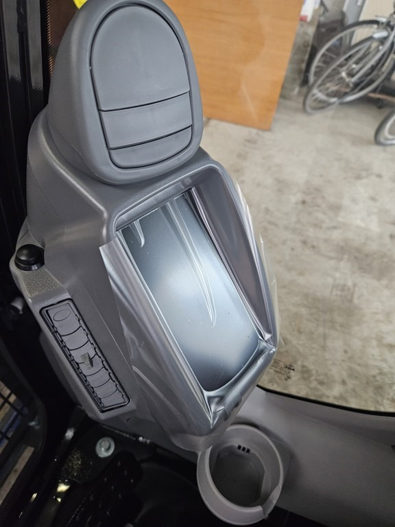 Hitachi ZX-5 ZX-6 - YA00037712 - Cab for Construction machinery: picture 4 Hitachi ZX-5 ZX-6 - YA00037712 - Cab for Construction machinery: picture 4