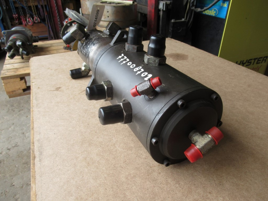 JCB 0714599 - - Hydraulics for Construction machinery: picture 3 JCB 0714599 - - Hydraulics for Construction machinery: picture 3