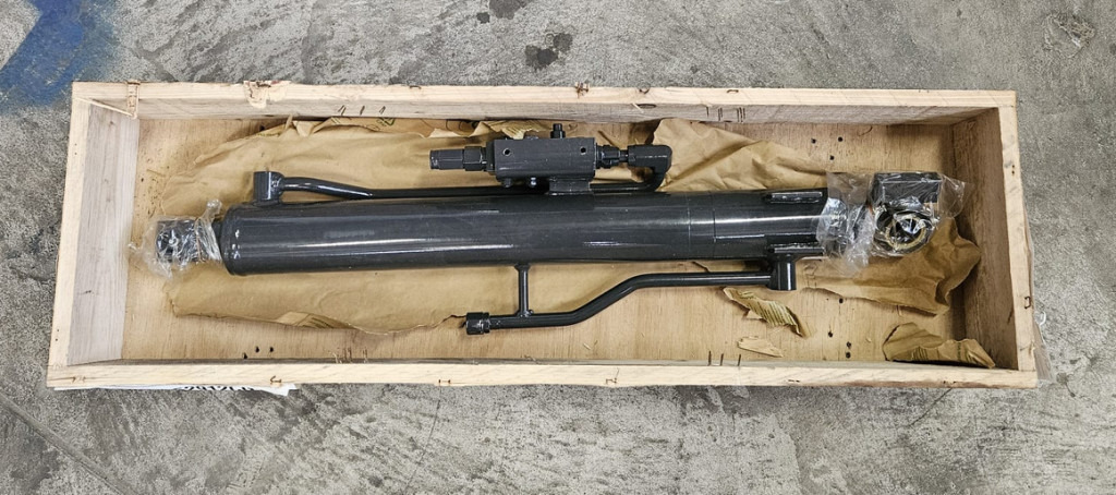 New Holland 31MK-52912CG - 31MK-52911PR - Hydraulic cylinder for Construction machinery: picture 1 New Holland 31MK-52912CG - 31MK-52911PR - Hydraulic cylinder for Construction machinery: picture 1