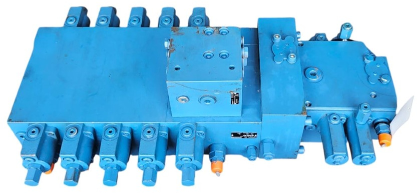 New Holland 71436369 - Hydraulic valve for Construction machinery: picture 1 New Holland 71436369 - Hydraulic valve for Construction machinery: picture 1