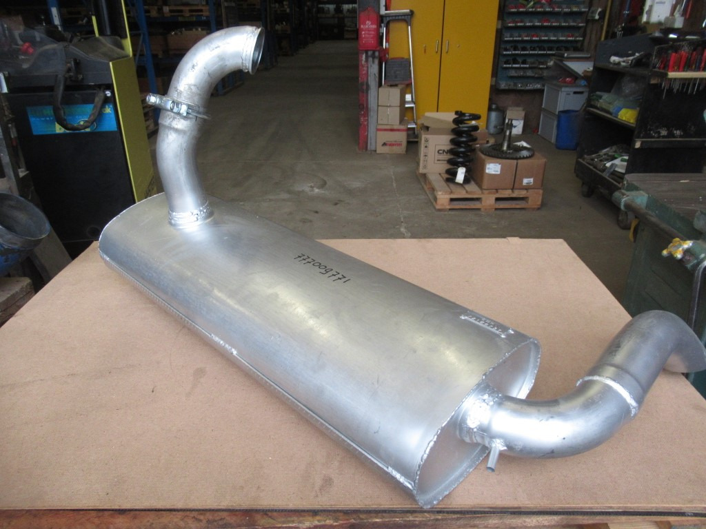 New Holland 72108737 - - Muffler for Construction machinery: picture 2 New Holland 72108737 - - Muffler for Construction machinery: picture 2