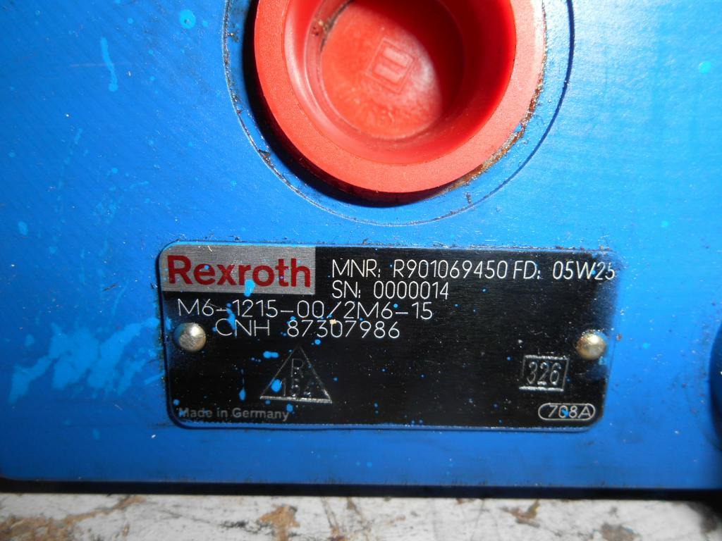 New Holland 87307986 - 87680515 - Hydraulic valve for Construction machinery: picture 1 New Holland 87307986 - 87680515 - Hydraulic valve for Construction machinery: picture 1