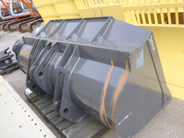 New Holland TW230 - - Loader bucket: picture 1 New Holland TW230 - - Loader bucket: picture 1