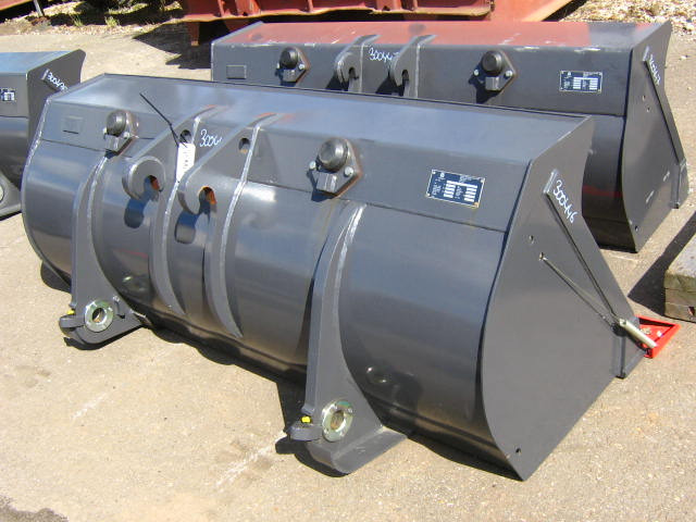 New Holland Unknown - - Loader bucket: picture 2 New Holland Unknown - - Loader bucket: picture 2