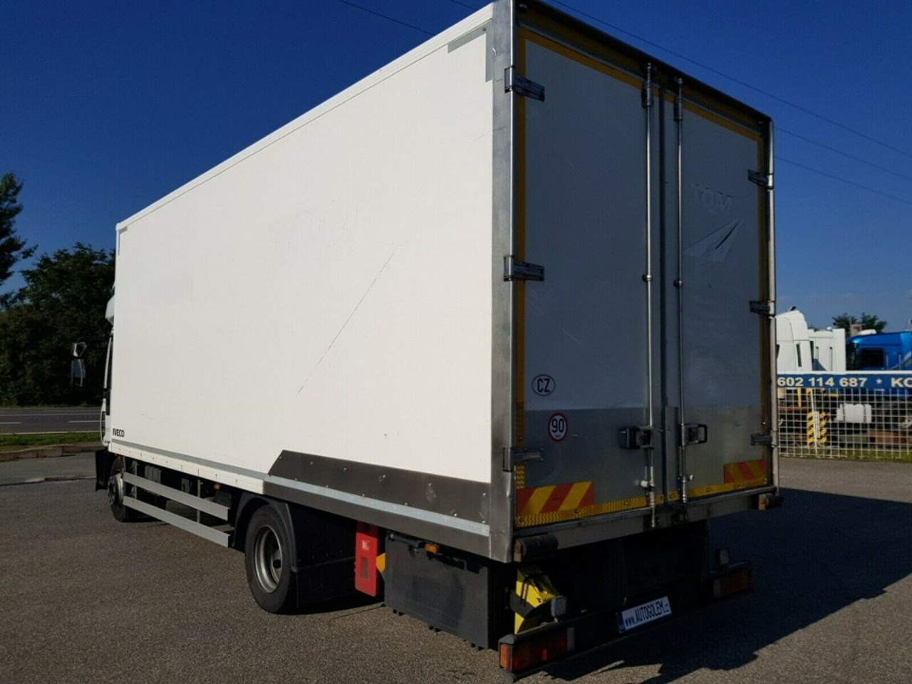 Iveco EUROCARGO ML 120E25 - Refrigerator truck: picture 4 Iveco EUROCARGO ML 120E25 - Refrigerator truck: picture 4