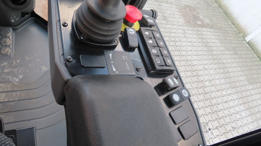 Compactor Caterpillar CS13: picture 17