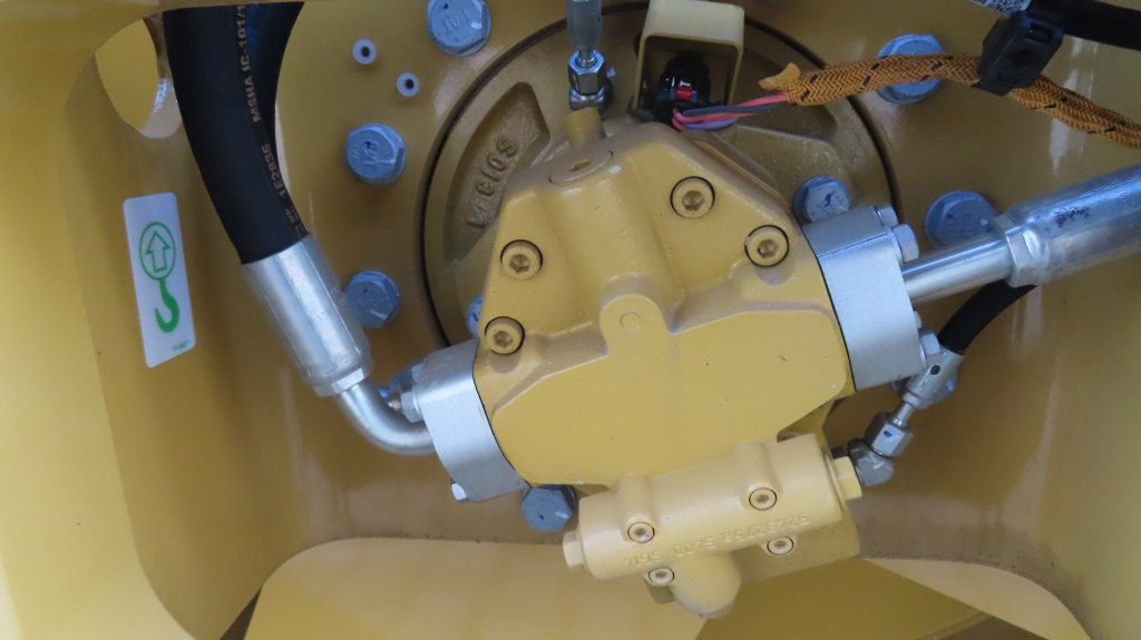 Compactor Caterpillar CS13: picture 14