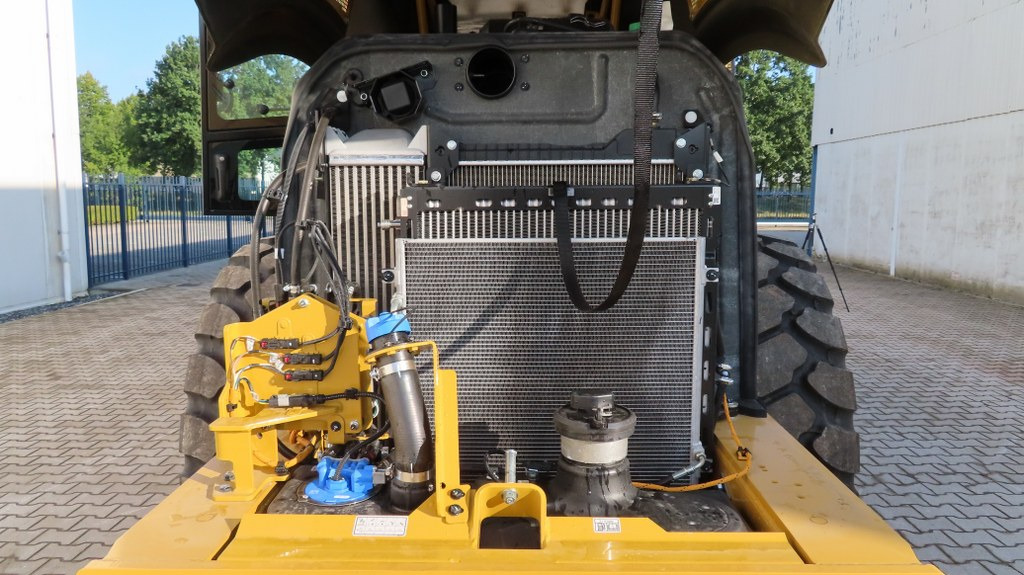 Compactor Caterpillar CS74B: picture 10