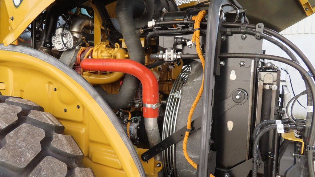 Compactor Caterpillar CS74B: picture 9
