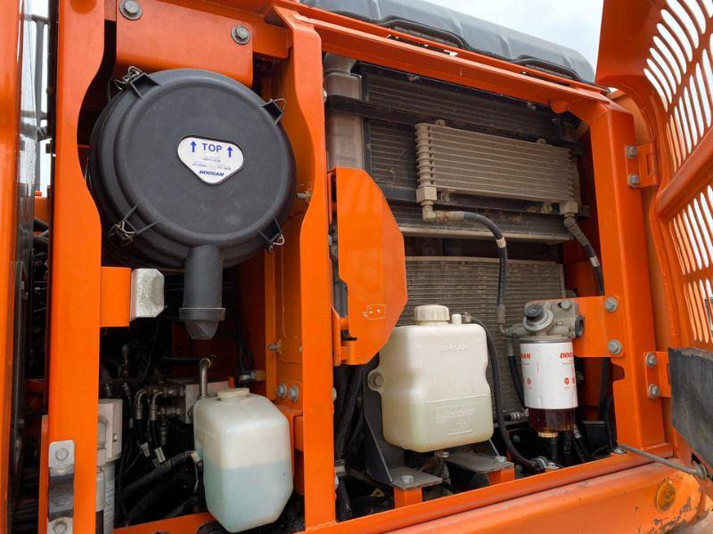 Doosan DX160 - Wheel excavator: picture 4 Doosan DX160 - Wheel excavator: picture 4