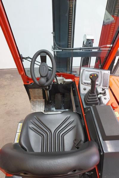 Combilift CBE3000 - 4-way reach truck: picture 3 Combilift CBE3000 - 4-way reach truck: picture 3