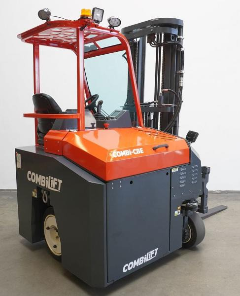 Combilift CBE3000 - 4-way reach truck: picture 2 Combilift CBE3000 - 4-way reach truck: picture 2
