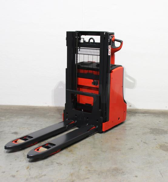 Linde D 08 1160-01 - Stacker: picture 2 Linde D 08 1160-01 - Stacker: picture 2