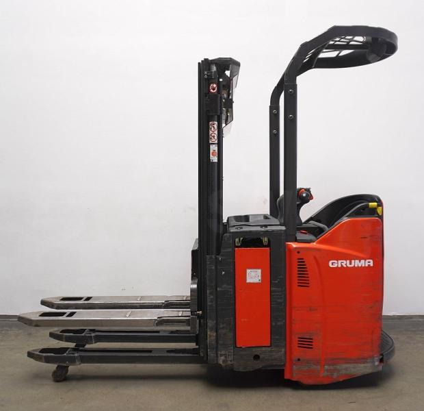 Linde D 14 SP 133 - Stacker: picture 4 Linde D 14 SP 133 - Stacker: picture 4