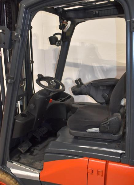 Linde E 12 EVO 386-02 - Electric forklift: picture 3 Linde E 12 EVO 386-02 - Electric forklift: picture 3
