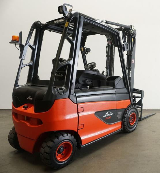 Linde E 25 387 - Electric forklift: picture 2 Linde E 25 387 - Electric forklift: picture 2
