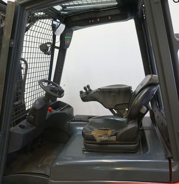 Linde E 30 387 - Electric forklift: picture 3 Linde E 30 387 - Electric forklift: picture 3