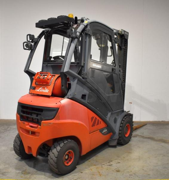 Linde H 35 T EVO 393-02 - LPG forklift: picture 2 Linde H 35 T EVO 393-02 - LPG forklift: picture 2