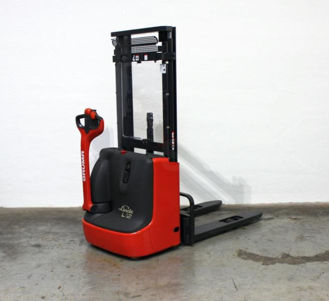 Linde L 12 1172 - Stacker: picture 1 Linde L 12 1172 - Stacker: picture 1