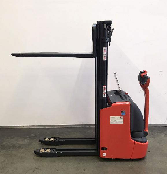 Linde L 12 i 1172 - Stacker: picture 3 Linde L 12 i 1172 - Stacker: picture 3