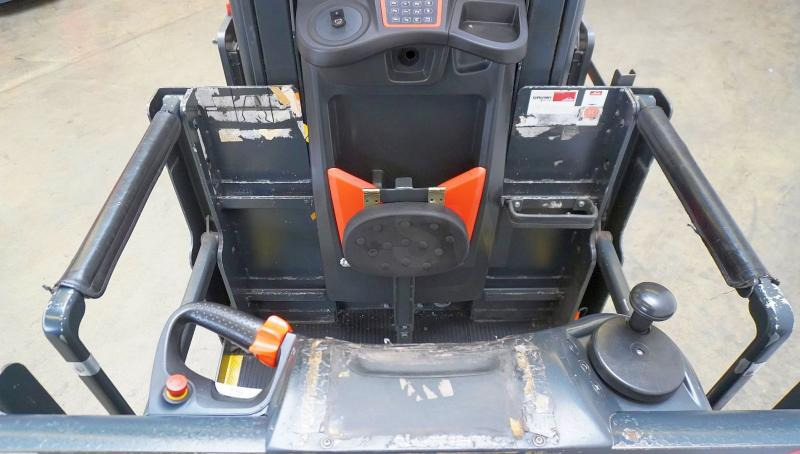 Linde V 10-01 5212 - Order picker: picture 3 Linde V 10-01 5212 - Order picker: picture 3