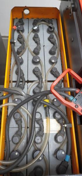 Linde V 10-01 5212 - Order picker: picture 5 Linde V 10-01 5212 - Order picker: picture 5