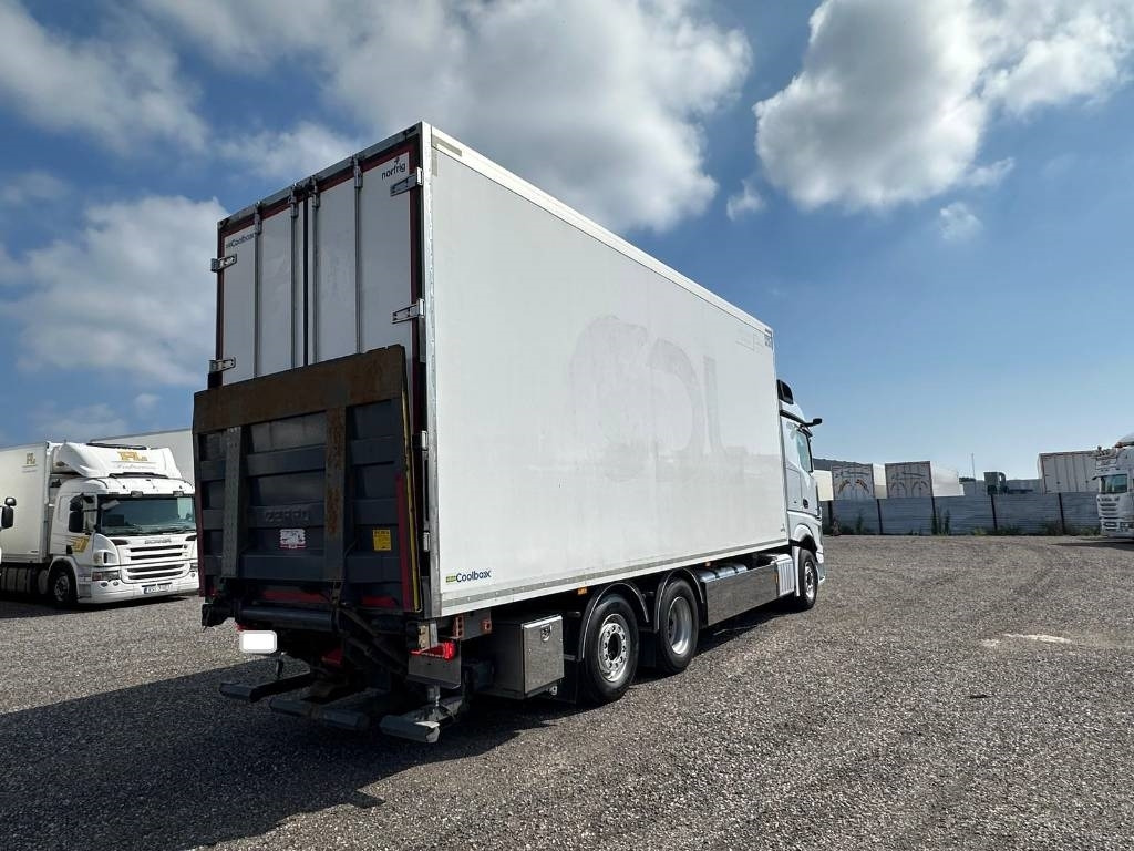 Mercedes-Benz Actros 2553 serie 7795 - Refrigerator truck: picture 4 Mercedes-Benz Actros 2553 serie 7795 - Refrigerator truck: picture 4