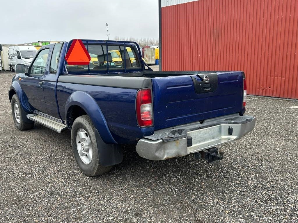 Nissan KING CAB OMB 4WD  leasing Nissan KING CAB OMB 4WD: picture 6