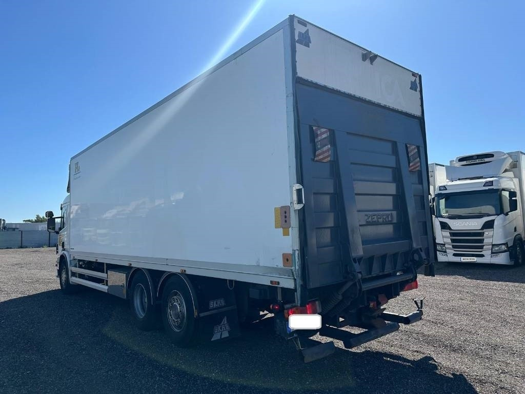 Scania P 420 LB6X2X4HNB serie 0424 - Refrigerator truck: picture 4 Scania P 420 LB6X2X4HNB serie 0424 - Refrigerator truck: picture 4