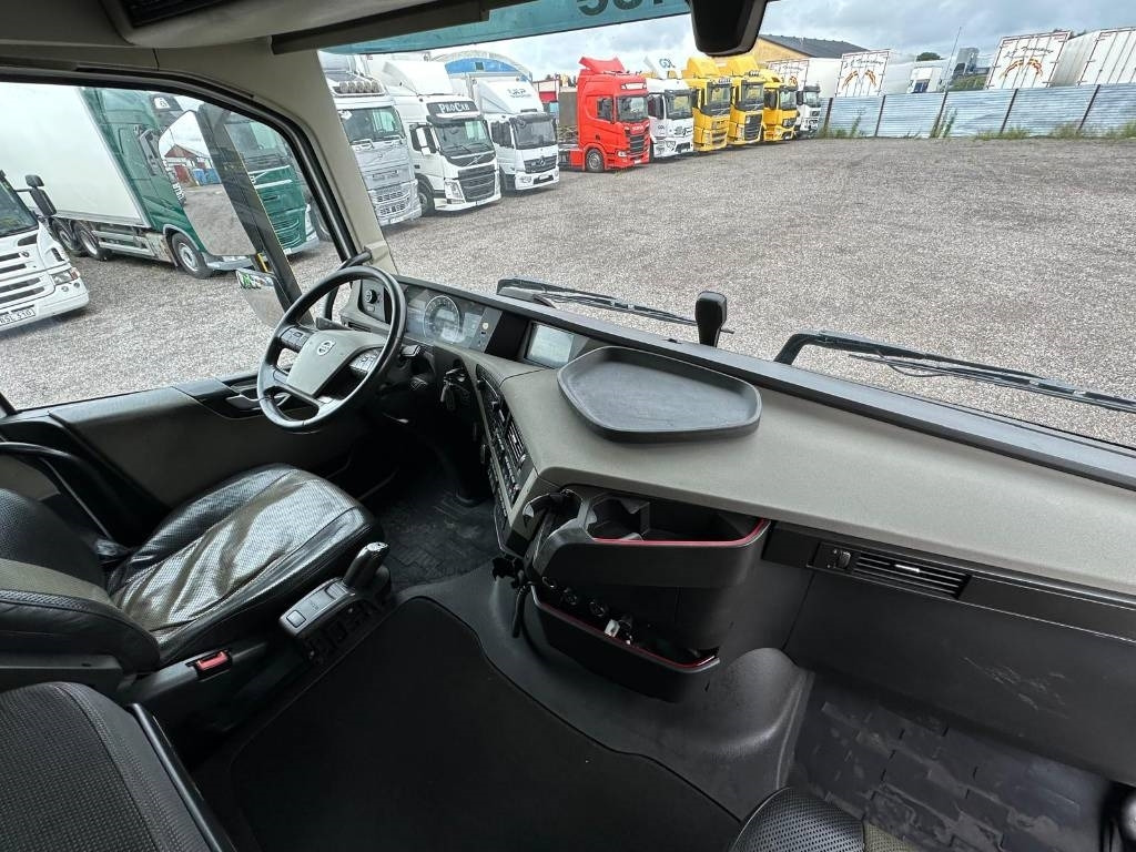 Volvo FH 6*2 500 serie 0696 - Box truck: picture 5 Volvo FH 6*2 500 serie 0696 - Box truck: picture 5