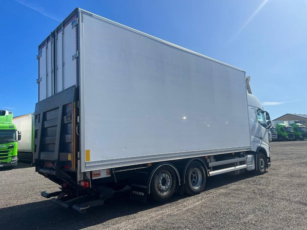 Volvo FH460 serie 0826 - Refrigerator truck: picture 3 Volvo FH460 serie 0826 - Refrigerator truck: picture 3