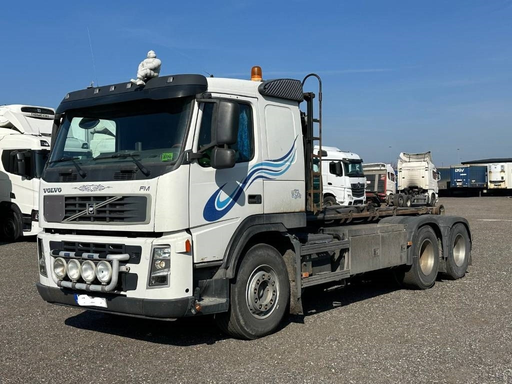 Volvo FM 440 6*2 25712 - Hook lift truck: picture 1 Volvo FM 440 6*2 25712 - Hook lift truck: picture 1