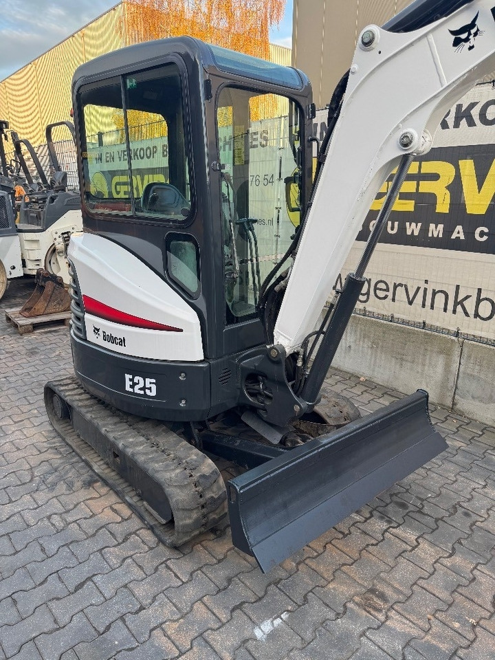 Bobcat E25 - Mini excavator: picture 5 Bobcat E25 - Mini excavator: picture 5