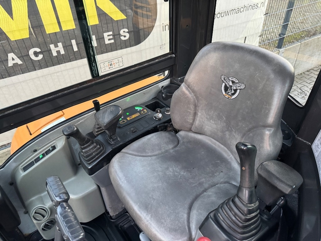 Mini excavator Case CX 26 C: picture 10