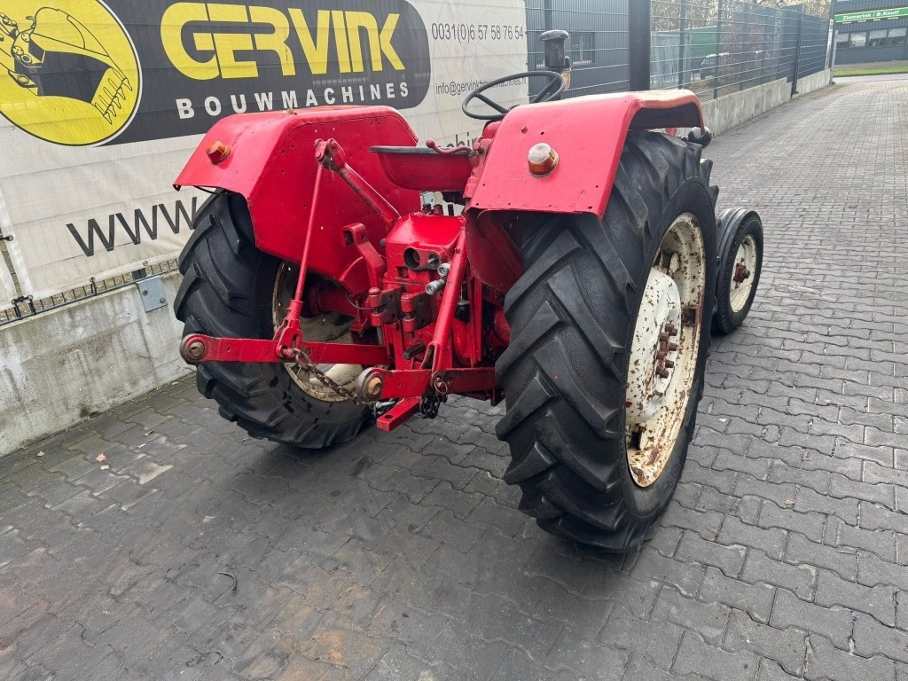 Farm tractor McCormick Oltimer: picture 10 Farm tractor McCormick Oltimer: picture 10