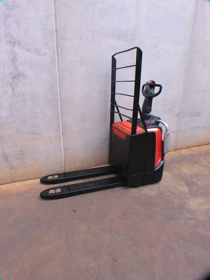 BT LPE 200 - Pallet truck: picture 2 BT LPE 200 - Pallet truck: picture 2