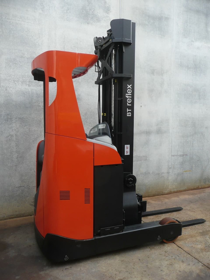 BT RRE 160 - Reach truck: picture 2 BT RRE 160 - Reach truck: picture 2