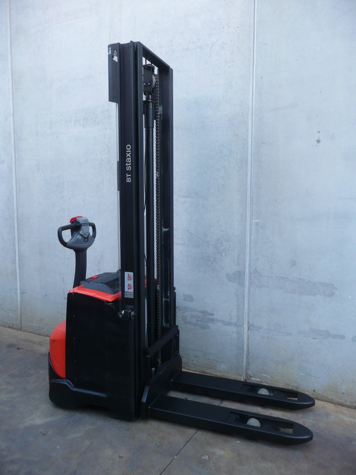 BT SWE120 Li-ion - Stacker: picture 4 BT SWE120 Li-ion - Stacker: picture 4