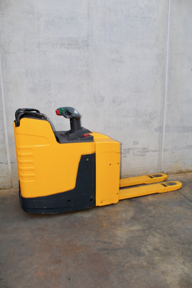 Jungheinrich ERE 225 - Pallet truck: picture 3 Jungheinrich ERE 225 - Pallet truck: picture 3