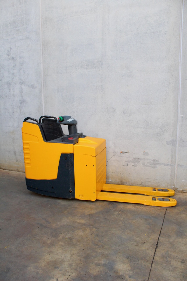 Jungheinrich ERE 225 - Pallet truck: picture 4 Jungheinrich ERE 225 - Pallet truck: picture 4