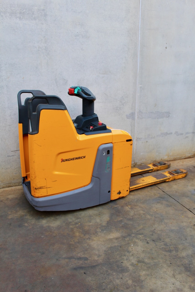 Jungheinrich ERE 225i LI-ION - Pallet truck: picture 3 Jungheinrich ERE 225i LI-ION - Pallet truck: picture 3
