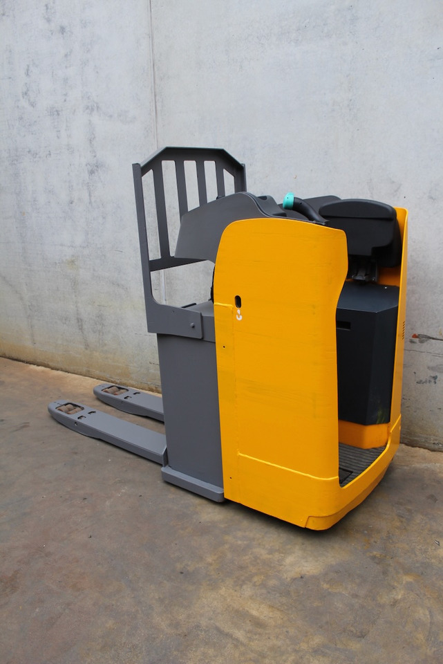 Jungheinrich ESE 120 - Pallet truck: picture 1 Jungheinrich ESE 120 - Pallet truck: picture 1
