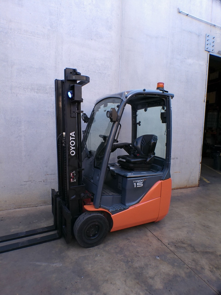 Toyota 8FBE15T - Electric forklift: picture 3 Toyota 8FBE15T - Electric forklift: picture 3