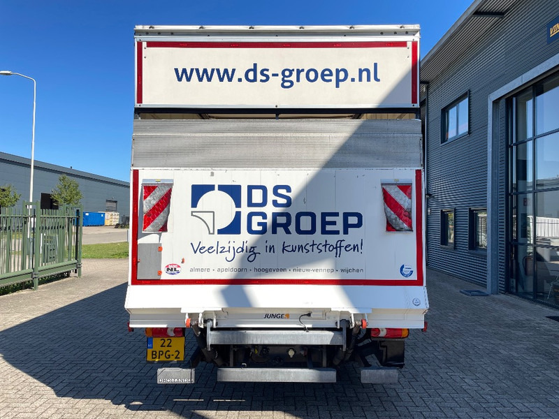 Box truck DAF LF220: picture 11