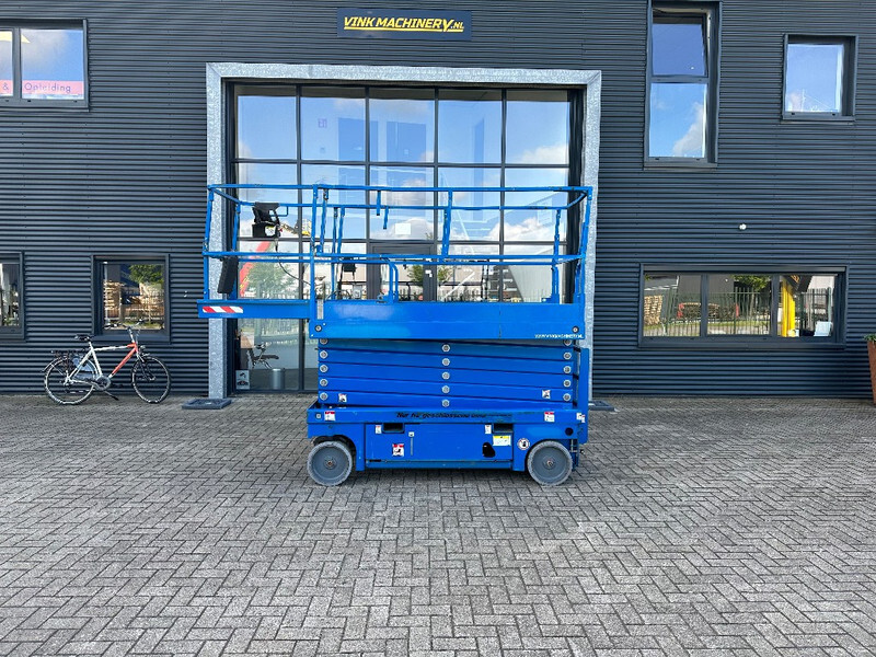 Haulotte Compact 14 - Scissor lift: picture 4 Haulotte Compact 14 - Scissor lift: picture 4