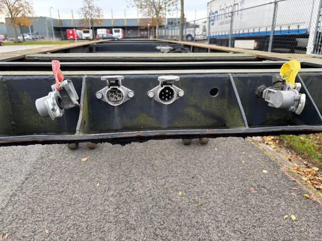Container transporter/ Swap body semi-trailer Van Hool 20 ft containerchassis BPW Drum MOT 12-01-2026: picture 14