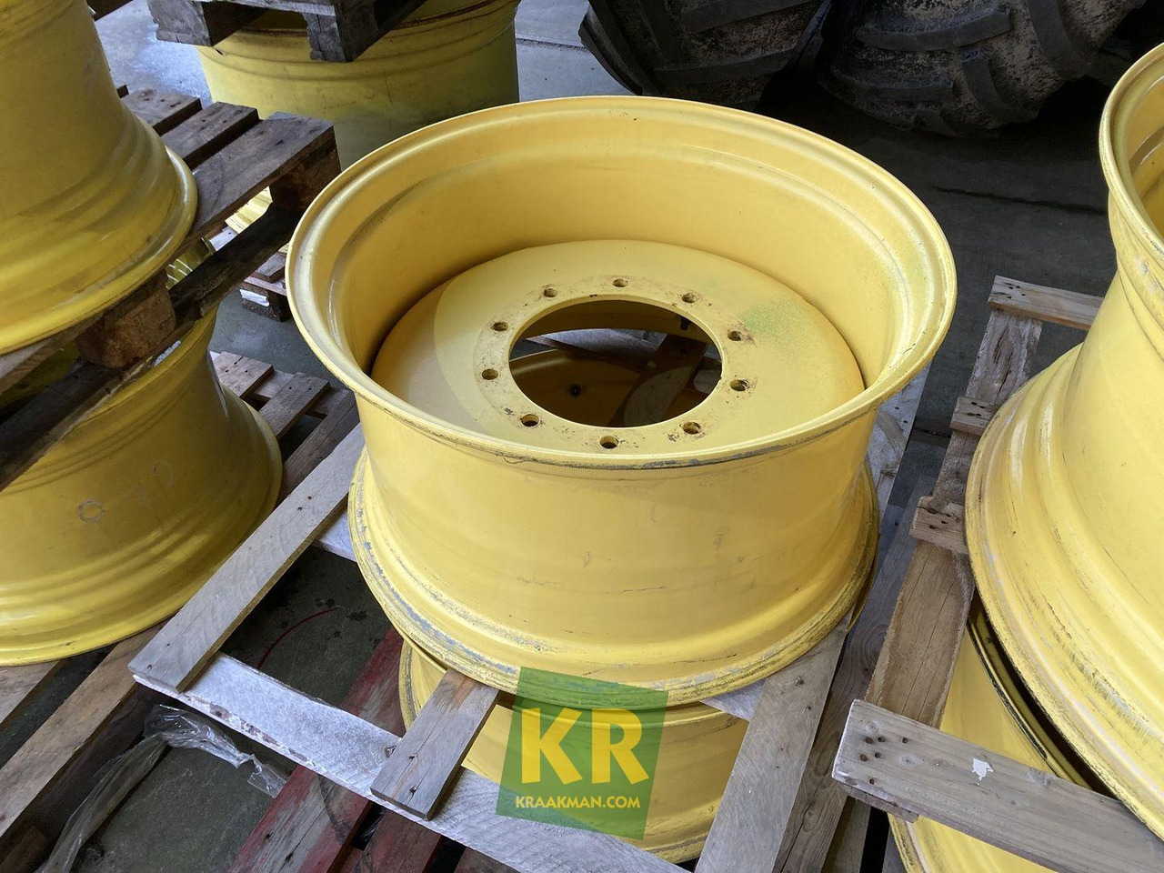 15 X 28 velg John Deere - Wheel and tire package for Agricultural machinery: picture 1 15 X 28 velg John Deere - Wheel and tire package for Agricultural machinery: picture 1