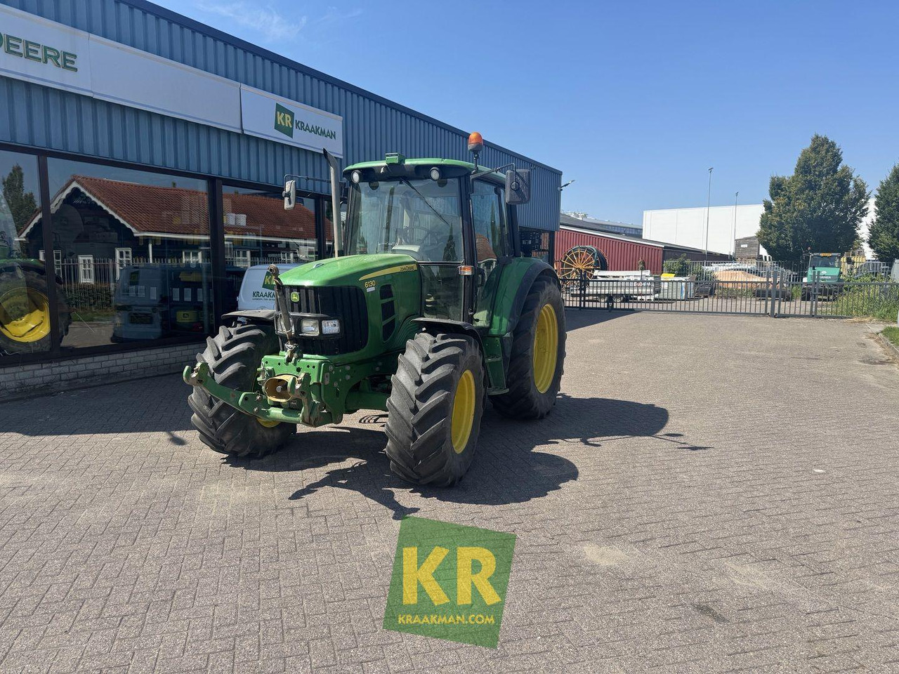 6130 John Deere - Farm tractor: picture 1 6130 John Deere - Farm tractor: picture 1