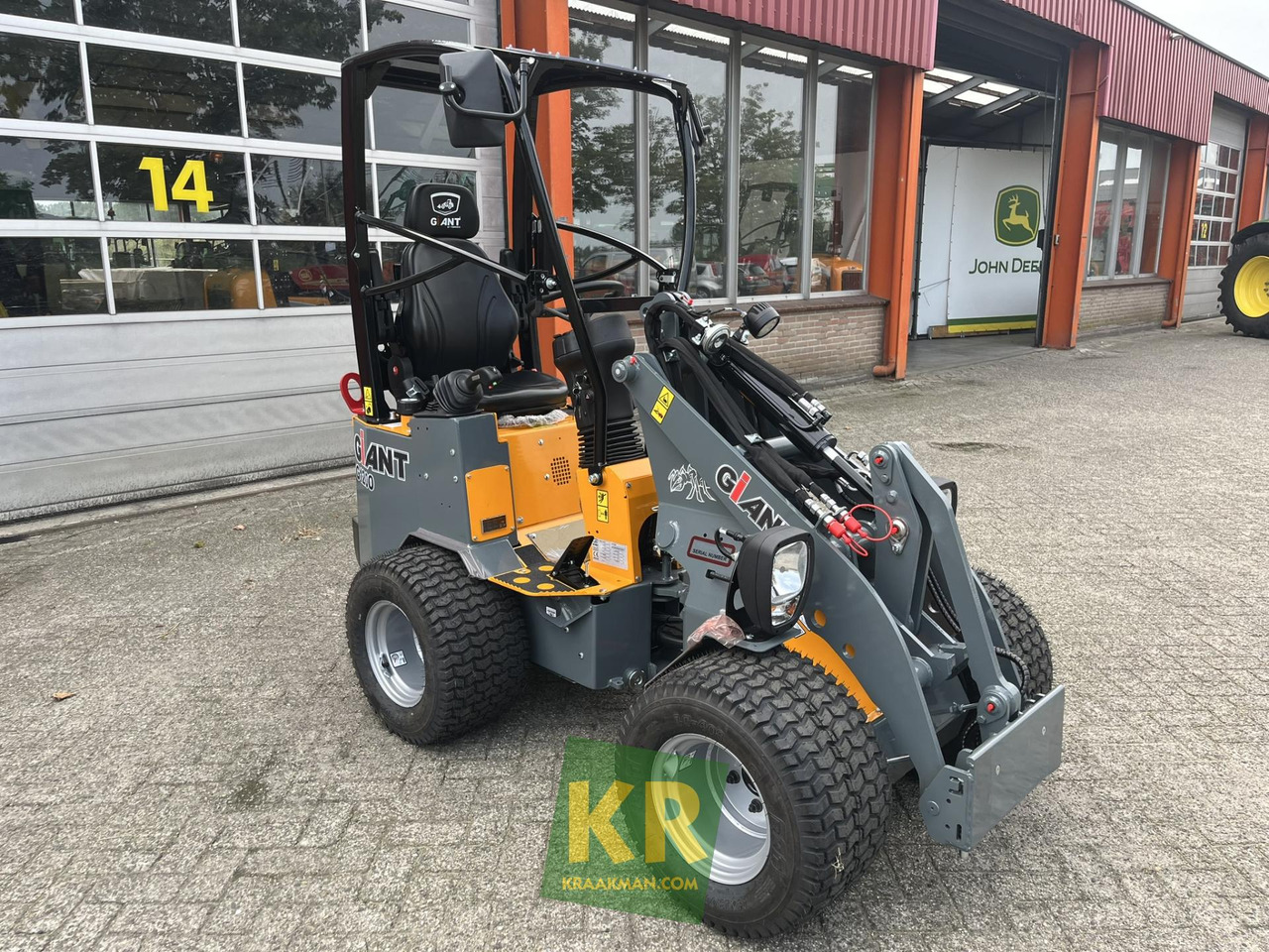 G1200 Giant - Compact loader: picture 2 G1200 Giant - Compact loader: picture 2